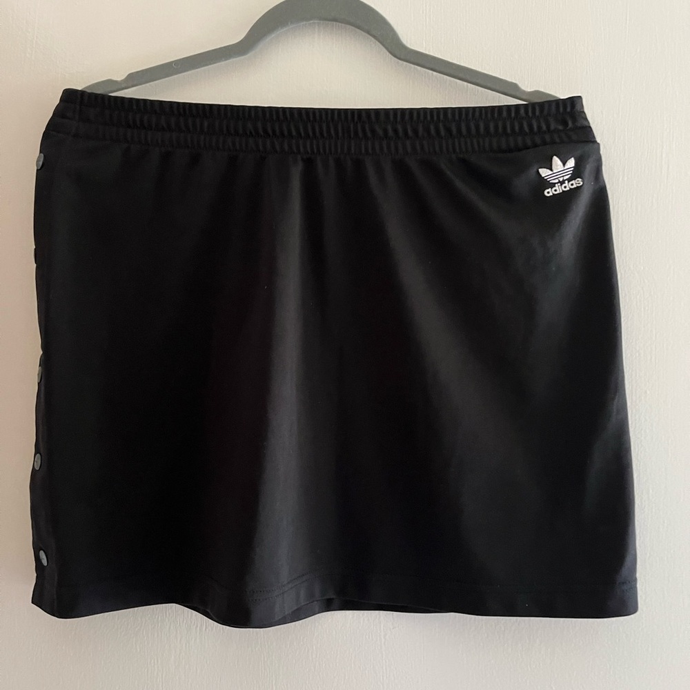 ADIDAS side snap mini skirt
